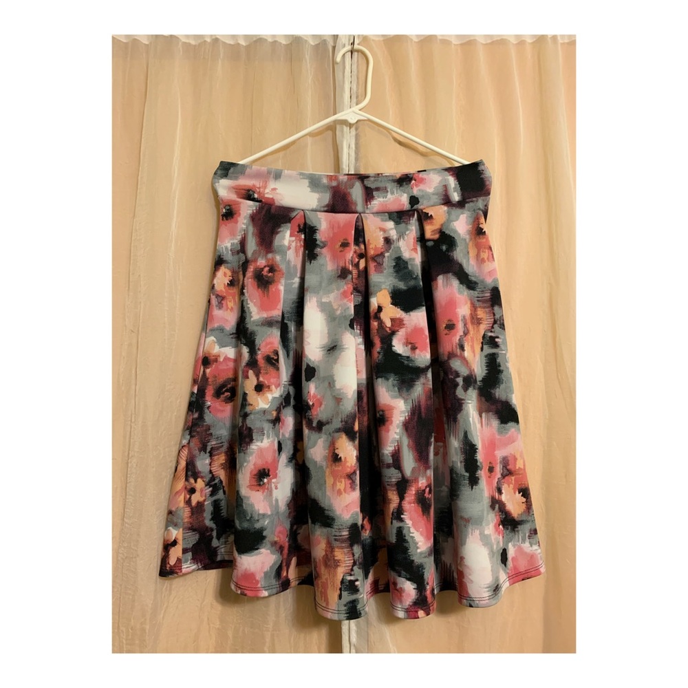 🌿 Watercolor Floral Skirt — FREE W/ BUNDLE
